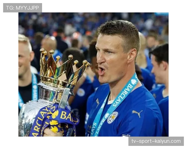 泪洒赛场:莱斯特城老将瓦尔迪在球队确定升级后激动落泪